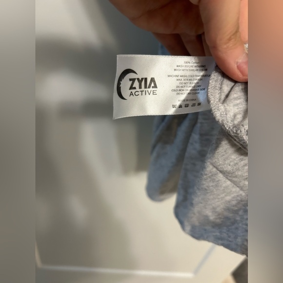 🍁Zyia Active Graphic Tee - Picture 9 of 9